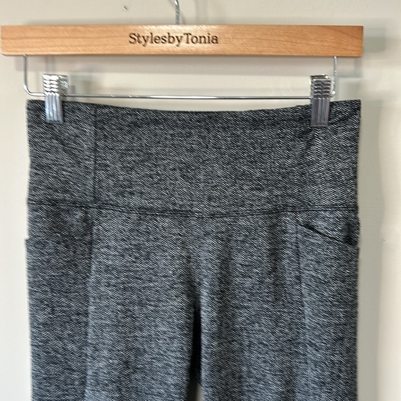 ATHLETA HERRINGBONE MERCER TIGHT Black Legging Workout Sz XS - Picture 7 of 15